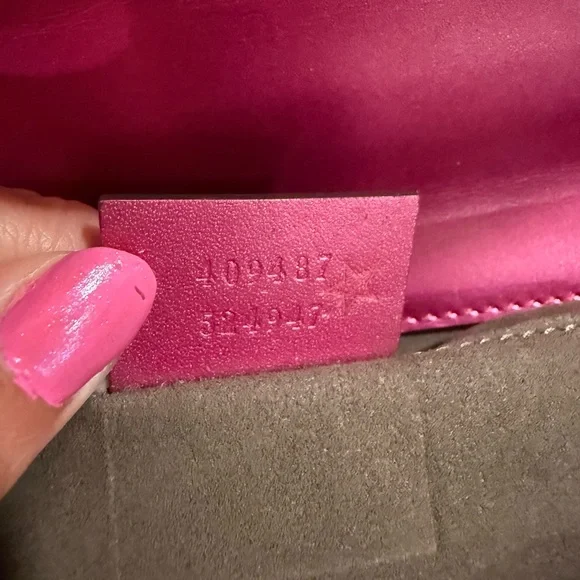 SOLD
Limited Edition Authentic Gucci Metallic Pink Galassia  Padlock - Picture 12 of 15